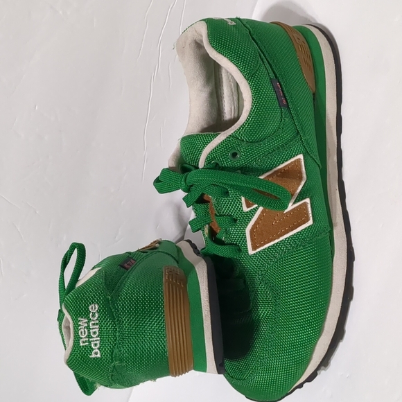New Balance 574 boys size 5 Green Nylon Canvas Suede Athletic Sneakers Shoes. - Picture 3 of 8